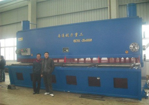 QC11K-25X6000數控剪板機
